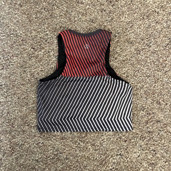 Rabbit Running Crop Top - black/red/white, size S - Picture 2 of 3